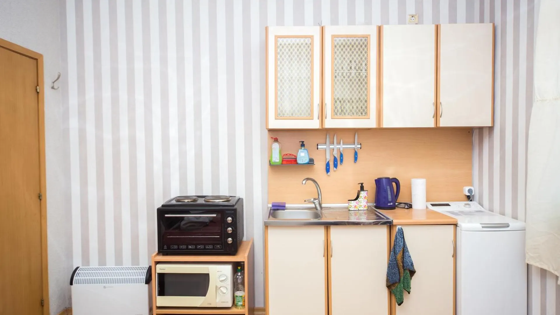 Apartament Downtown - Compact Low Cost Flat - 1St Floor Burgas City
